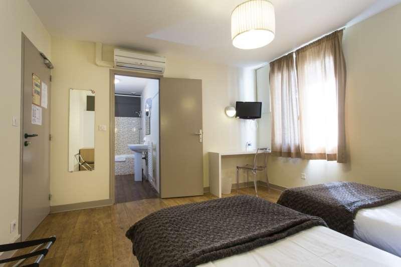 Brit Hotel Du Parc Niort Centre-Parking Gratuit الغرفة الصورة