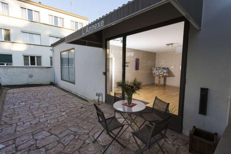 Brit Hotel Du Parc Niort Centre-Parking Gratuit المطعم الصورة