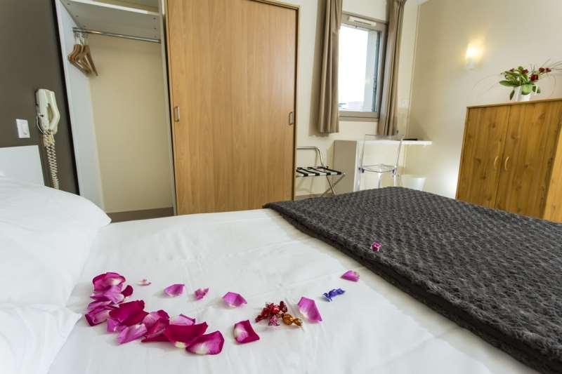 Brit Hotel Du Parc Niort Centre-Parking Gratuit الغرفة الصورة