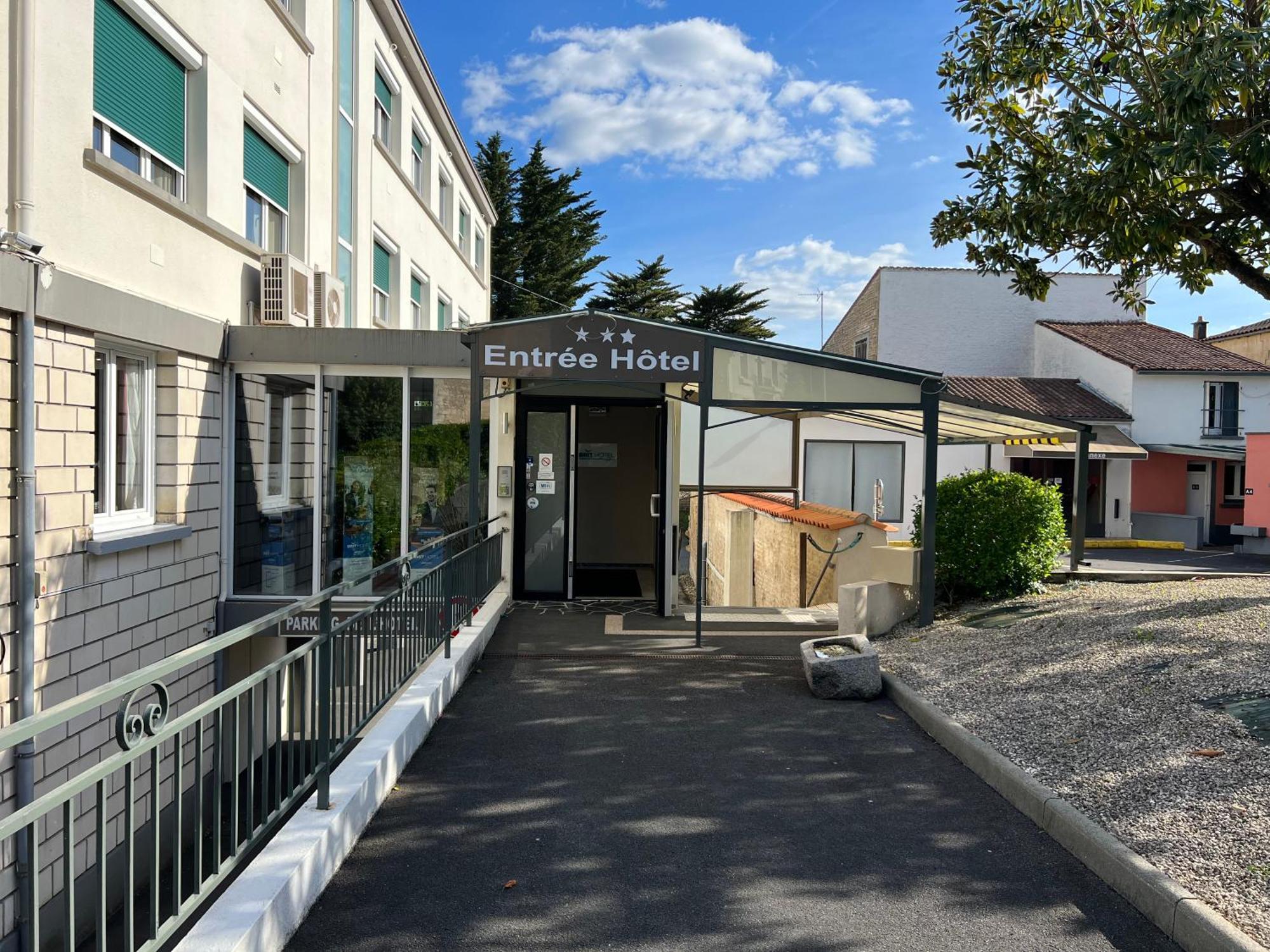 Brit Hotel Du Parc Niort Centre-Parking Gratuit المظهر الخارجي الصورة