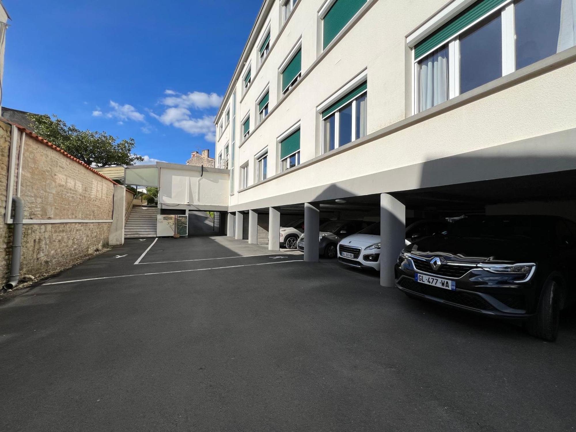 Brit Hotel Du Parc Niort Centre-Parking Gratuit المظهر الخارجي الصورة