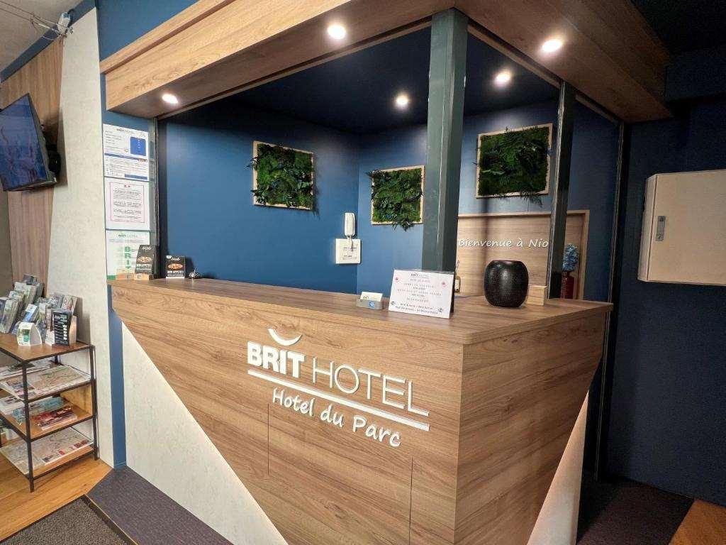 Brit Hotel Du Parc Niort Centre-Parking Gratuit المظهر الداخلي الصورة