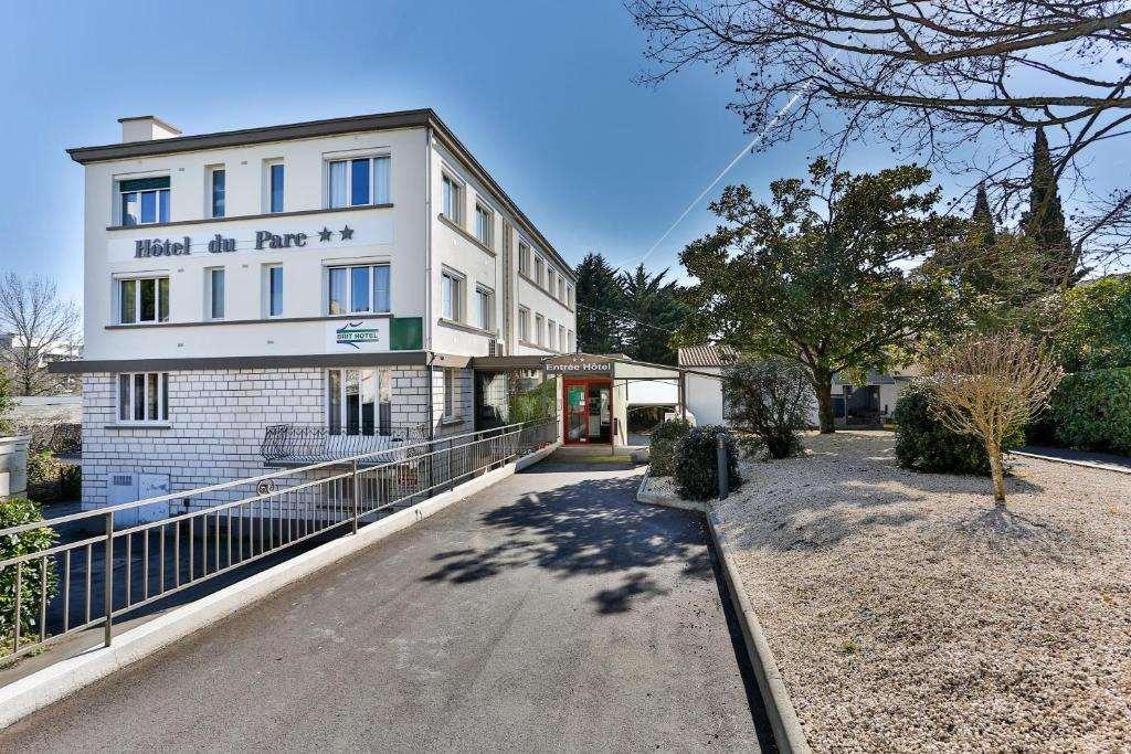 Brit Hotel Du Parc Niort Centre-Parking Gratuit المظهر الخارجي الصورة