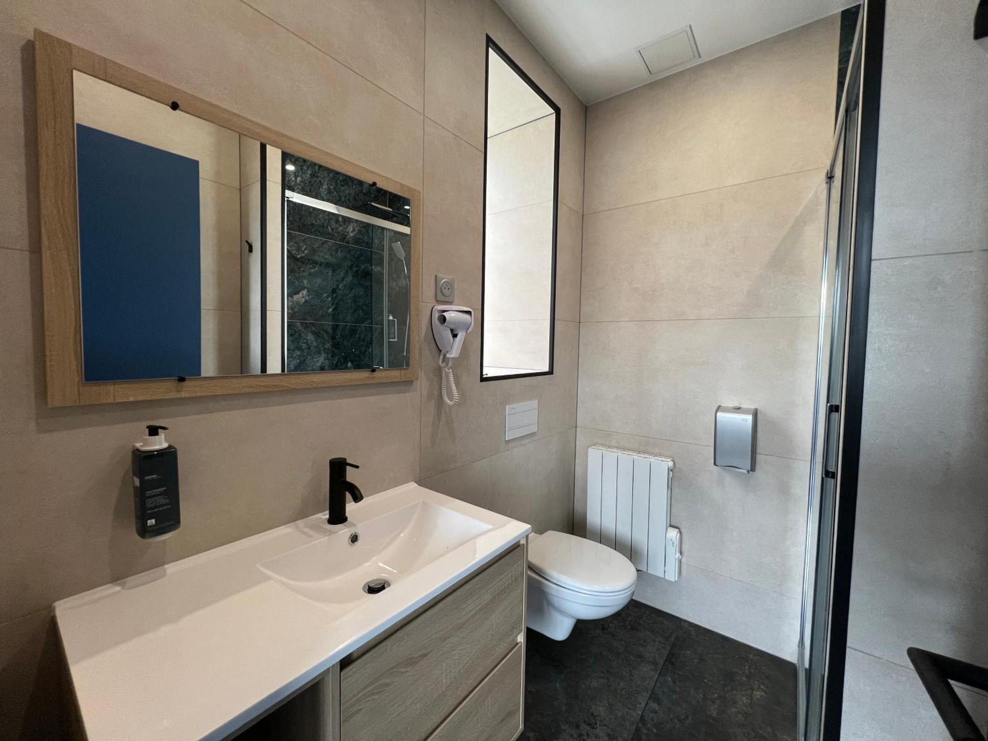 Brit Hotel Du Parc Niort Centre-Parking Gratuit المظهر الخارجي الصورة